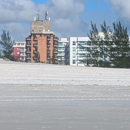 Apartamento Charmoso Em Frente A Praia Em Cabo Frio Esterno foto