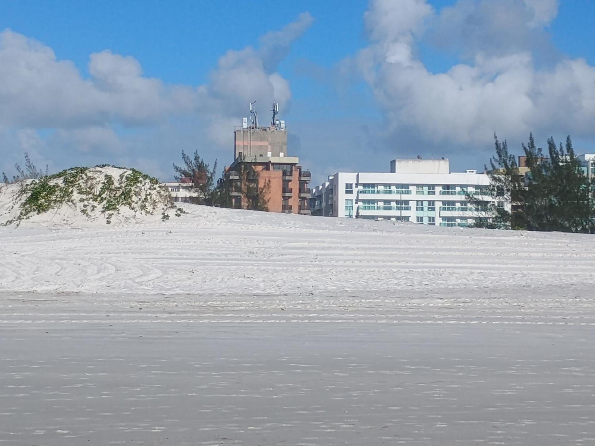 Apartamento Charmoso Em Frente A Praia Em Cabo Frio Esterno foto