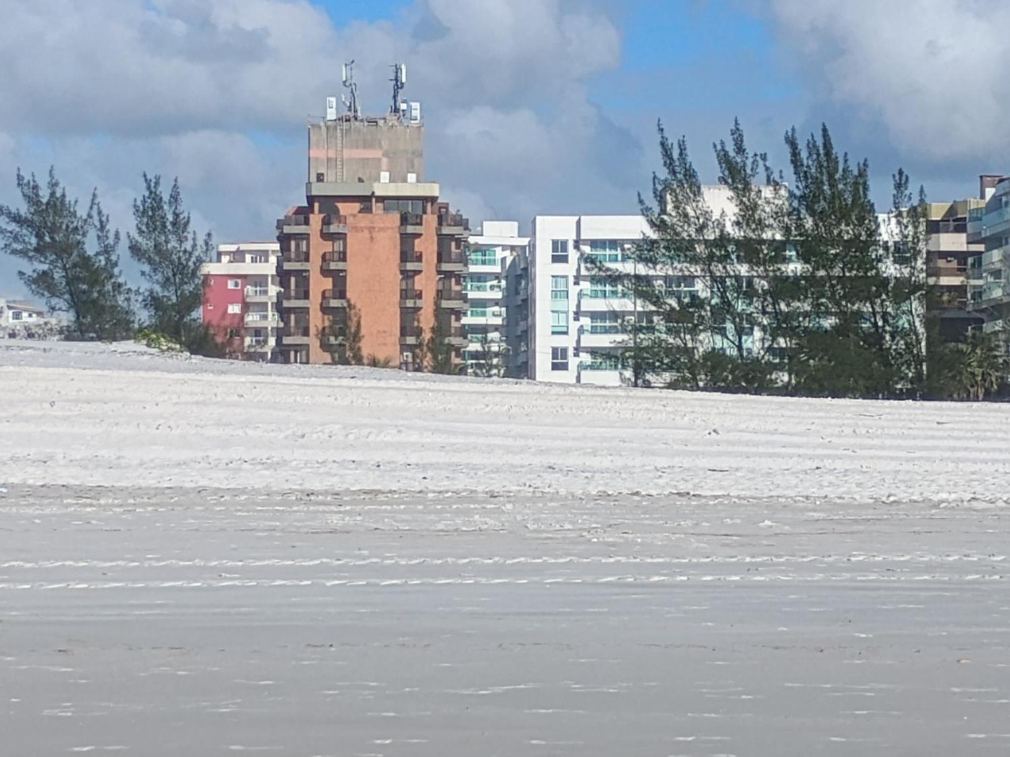 Apartamento Charmoso Em Frente A Praia Em Cabo Frio Esterno foto